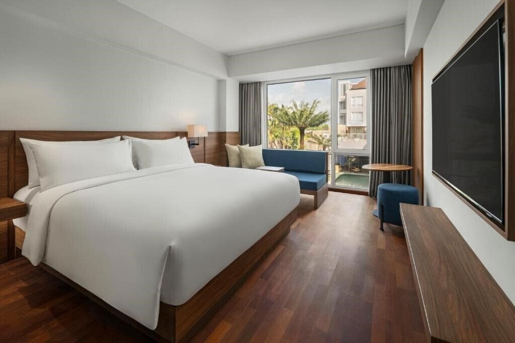 Фото Mercure Bali Harvestland Kuta 4*