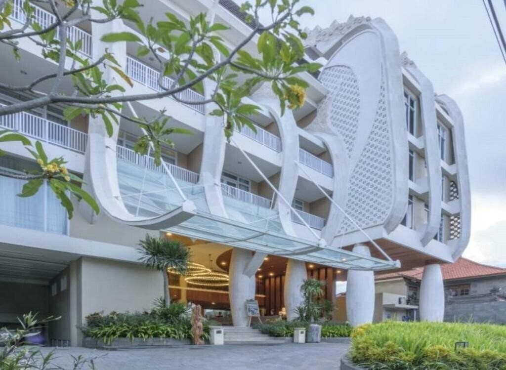 Фото Bedrock Hotel Kuta Bali 4*