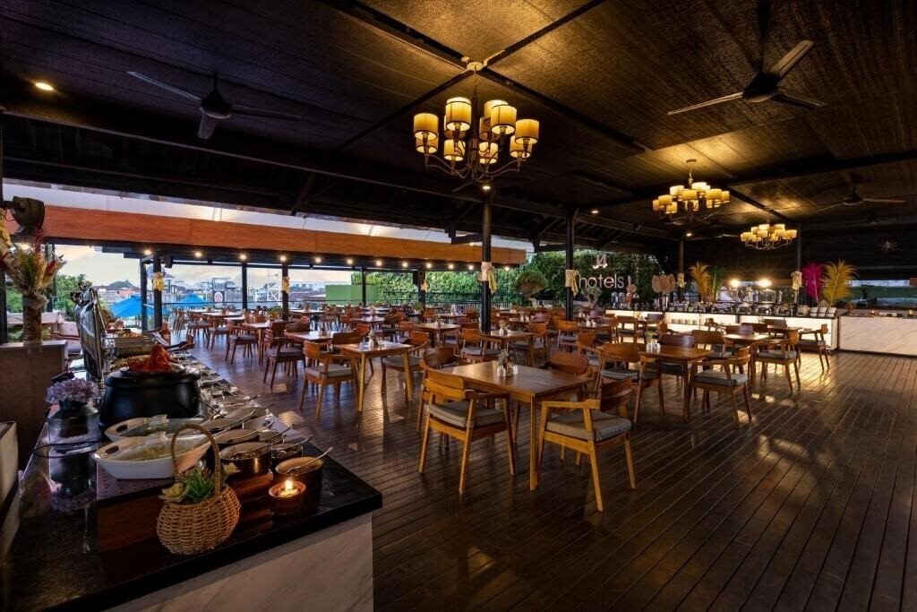 Фотография J4 Hotels Legian 4*