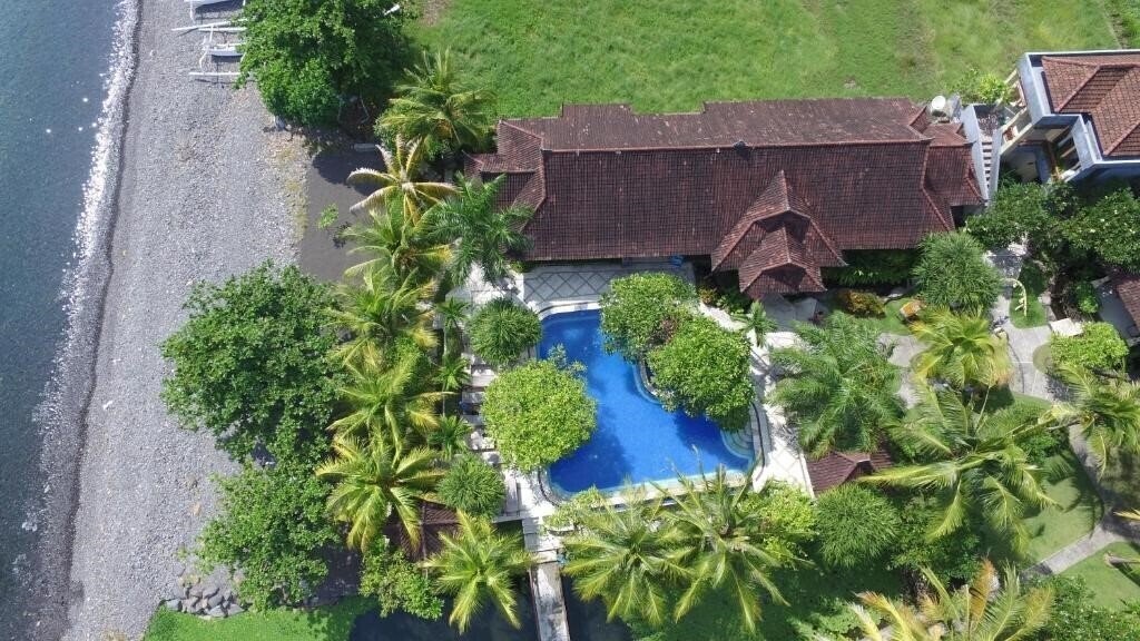 Готель Arya Amed Beach Resort 4*