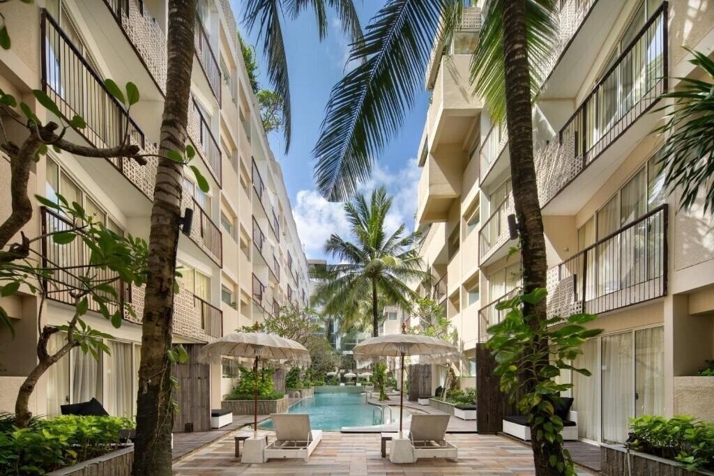 Готель The Akmani Legian 4*