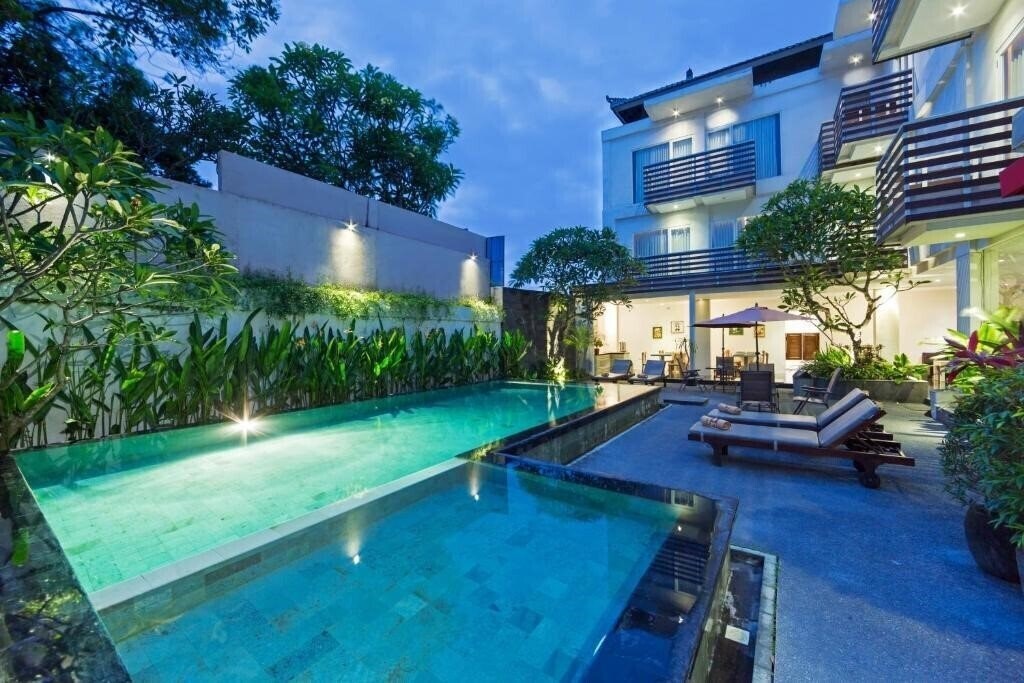 Готель The Rinaya Canggu 3*