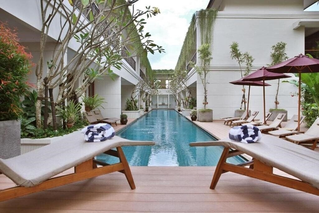Отель Seminyak Lagoon All Suites Hotel 3*