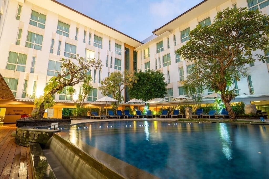 Готель Bintang Kuta Hotel 4*
