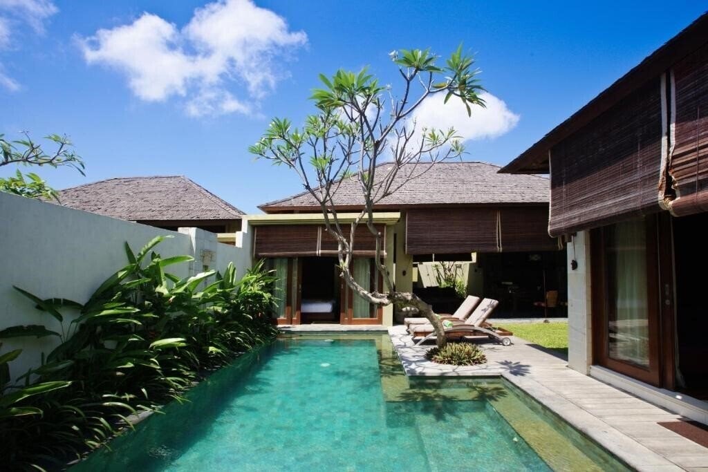Готель Pradha Villas 4*