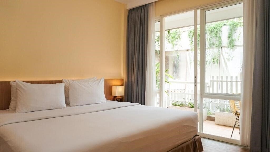 Отель The Rivavi Legian Hotel 4*
