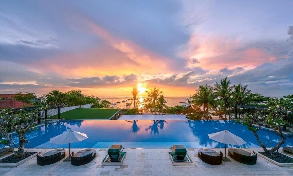 Готель Regent Sanur 1*