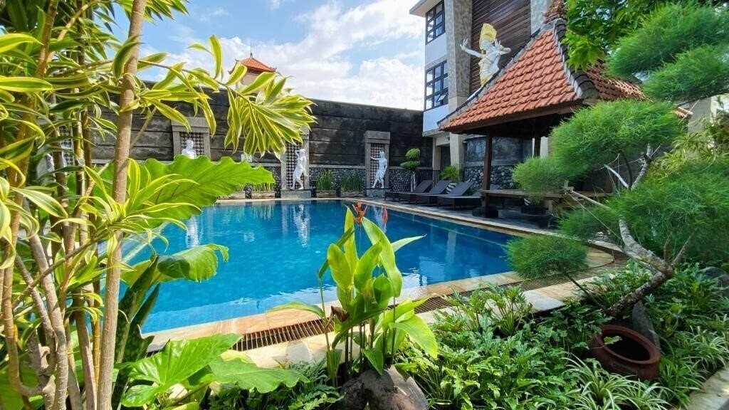 Фото Sandat Kuta Hotel 3*