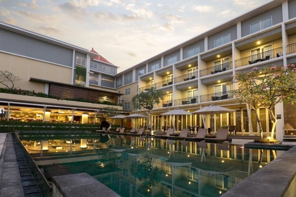 Отель The Kana Kuta Hotel 4*