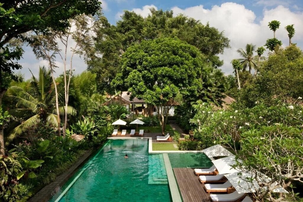 Готель Como Uma Ubud 5*