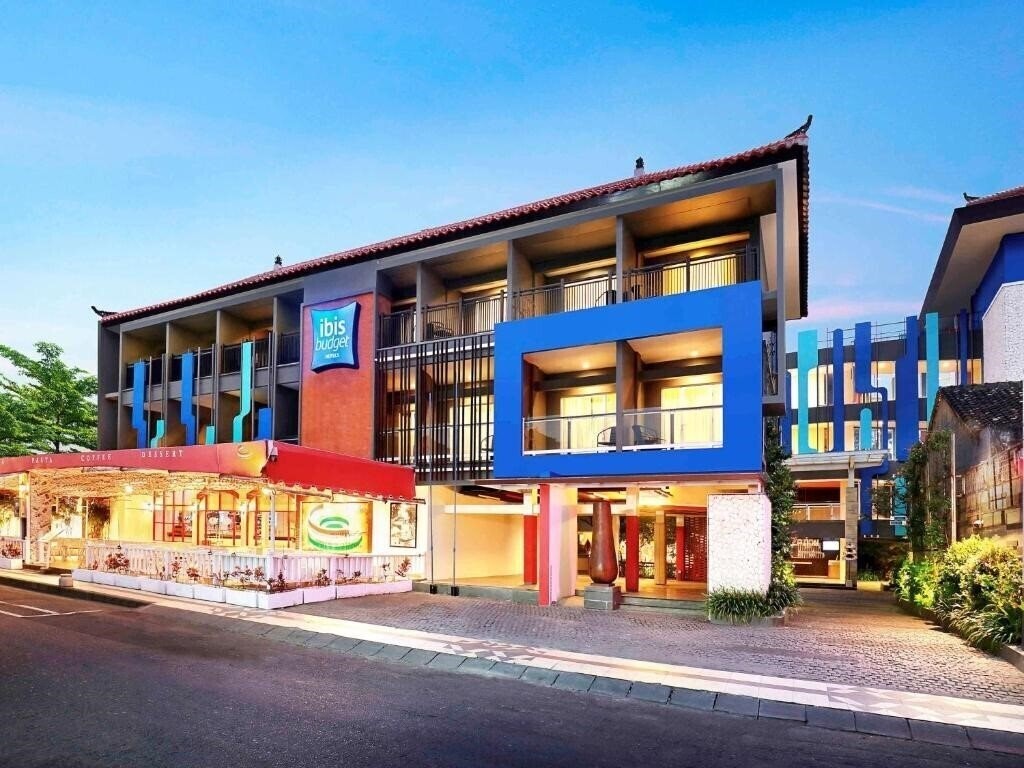 Отель Ibis Budget Bali Seminyak 2*