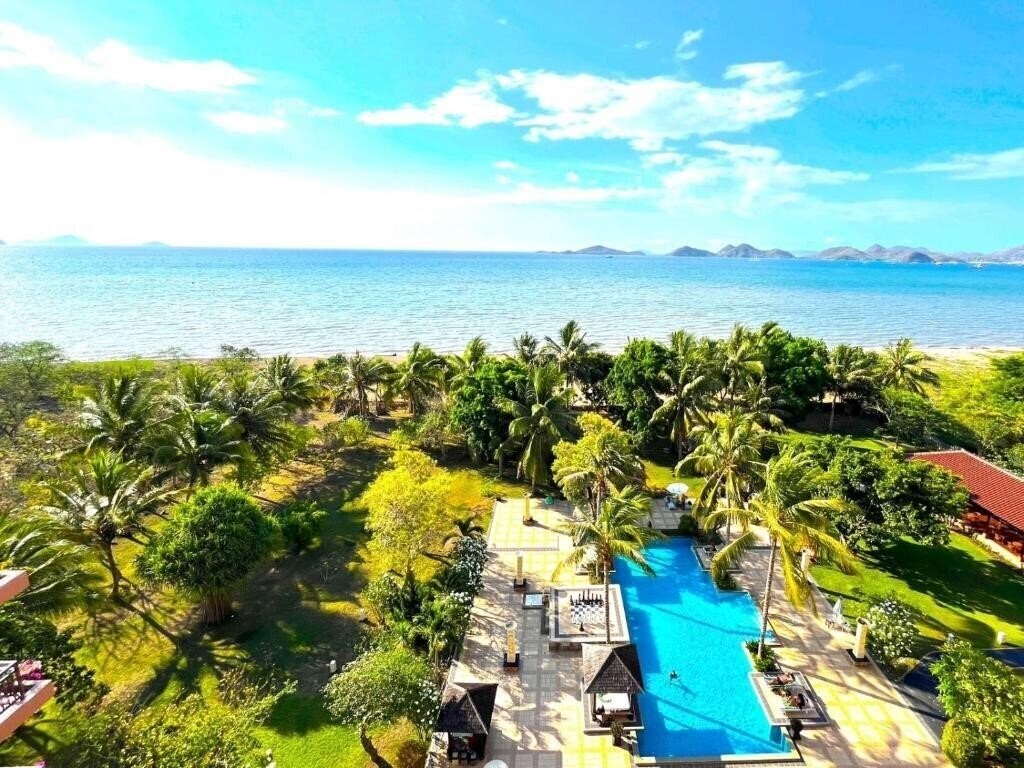 Фото Jayakarta Suites Komodo Flores 4*