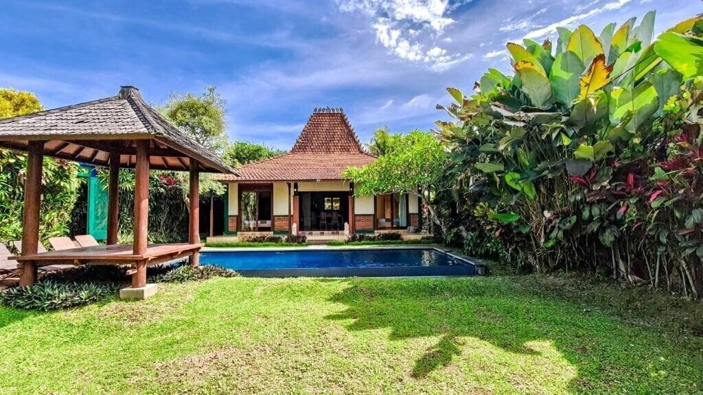 Отель Ubud Heaven Penestanan 4*