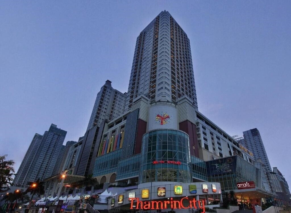 Отель Amaris Hotel Thamrin City 2*