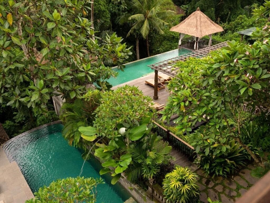 Отель Adiwana Resort Jembawan 4*