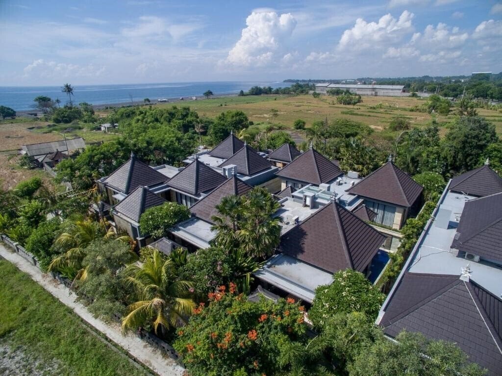 Готель Kori Maharani Villas 4*