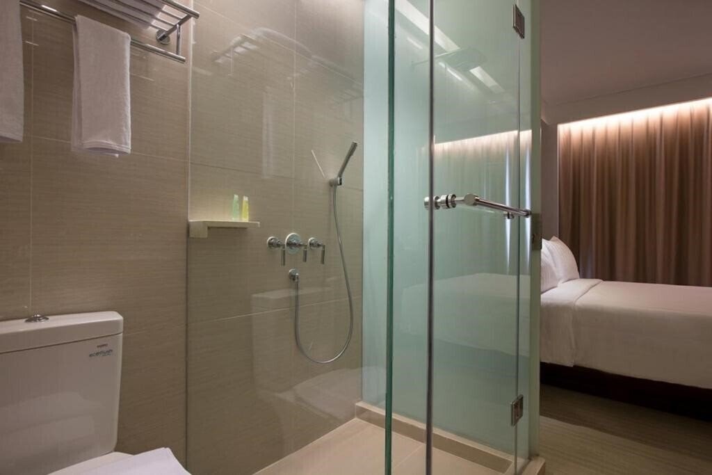Фотографія Hotel Santika Premiere Hayam Wuruk 4*