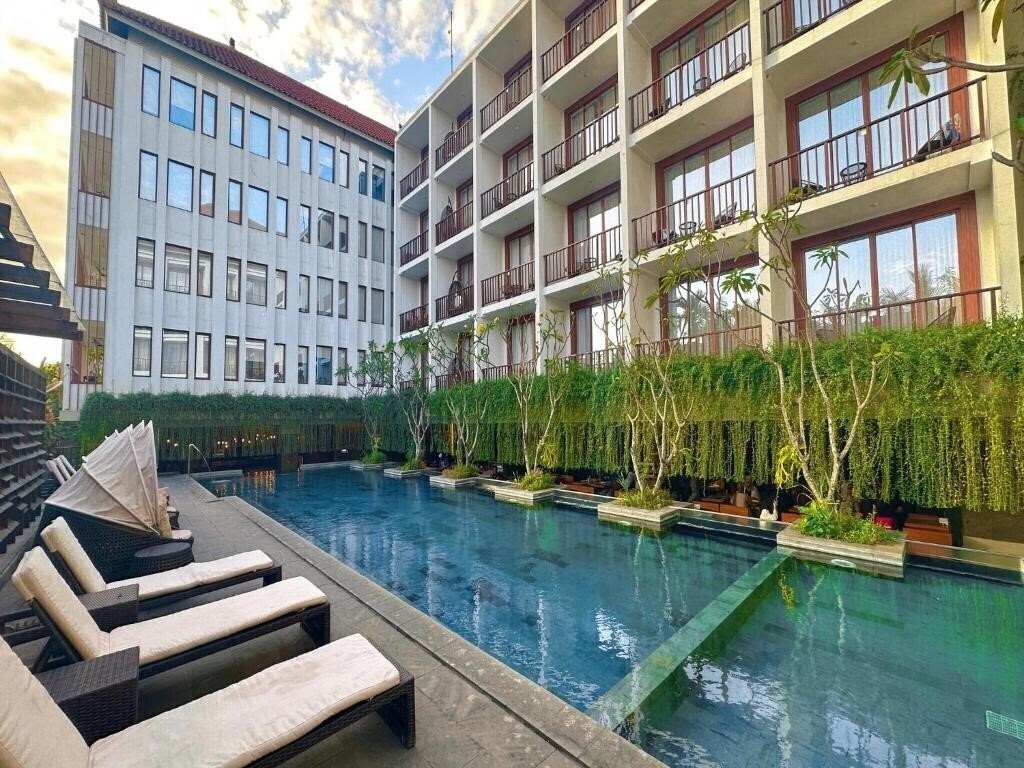 Фото Grand Zuri Kuta Bali 4*