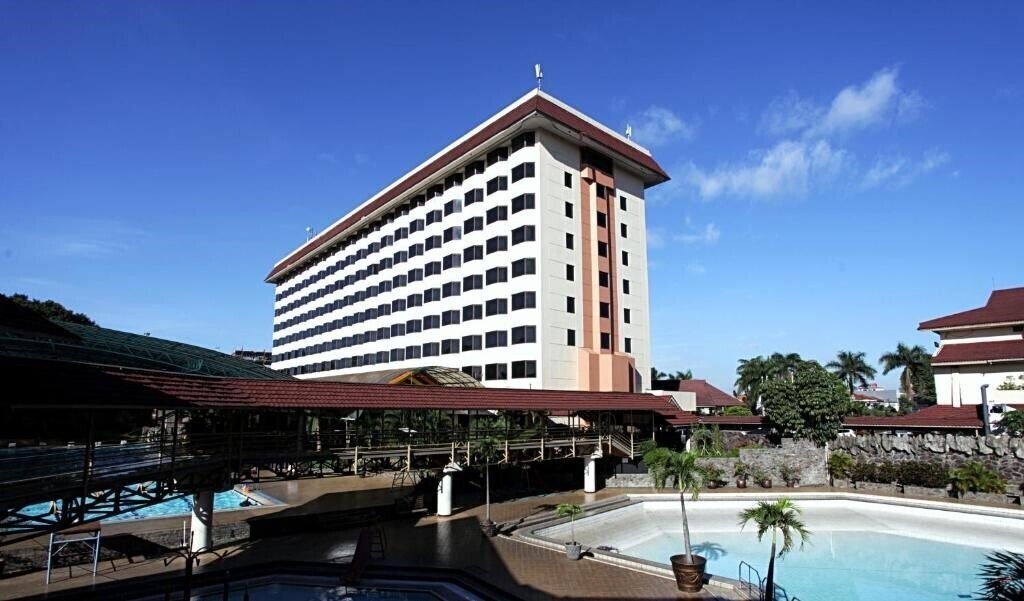 Отель Horizon Bandung 4*