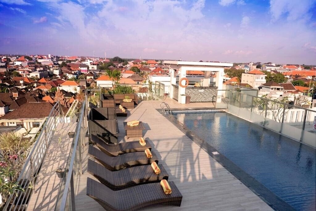 Фото Zia Hotel Kuta 3*