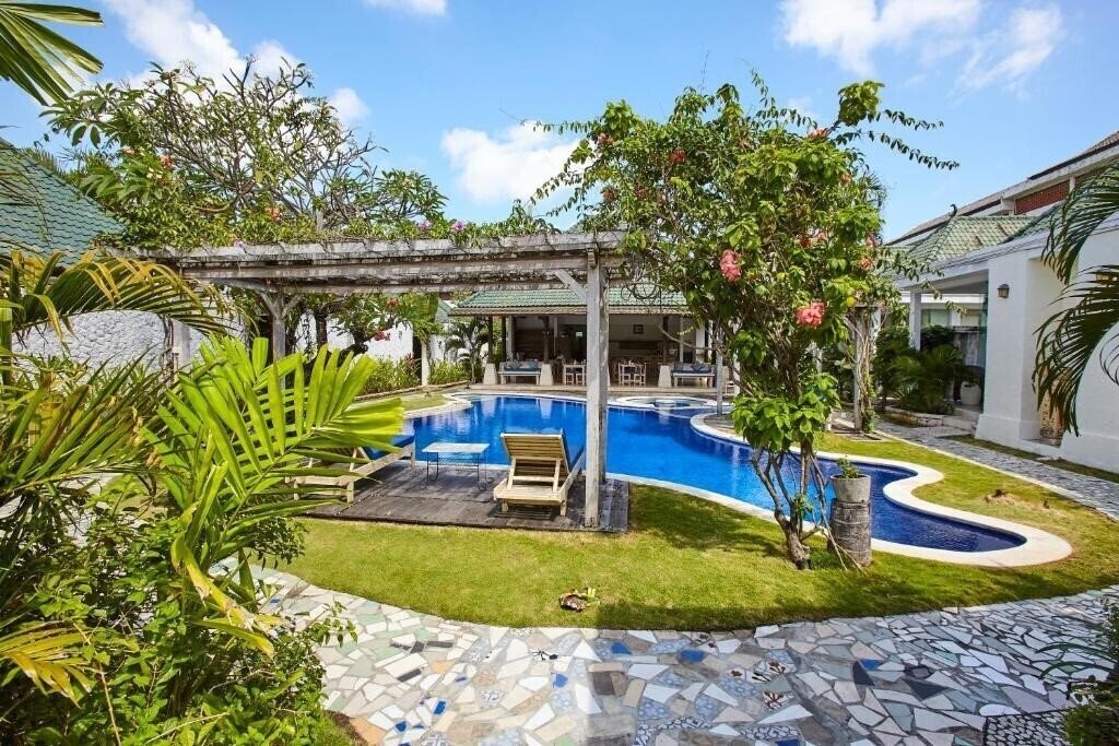 Отель Artemis Villa 4*