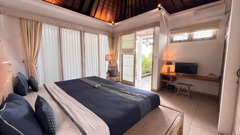 Фотография Artemis Villa 4*