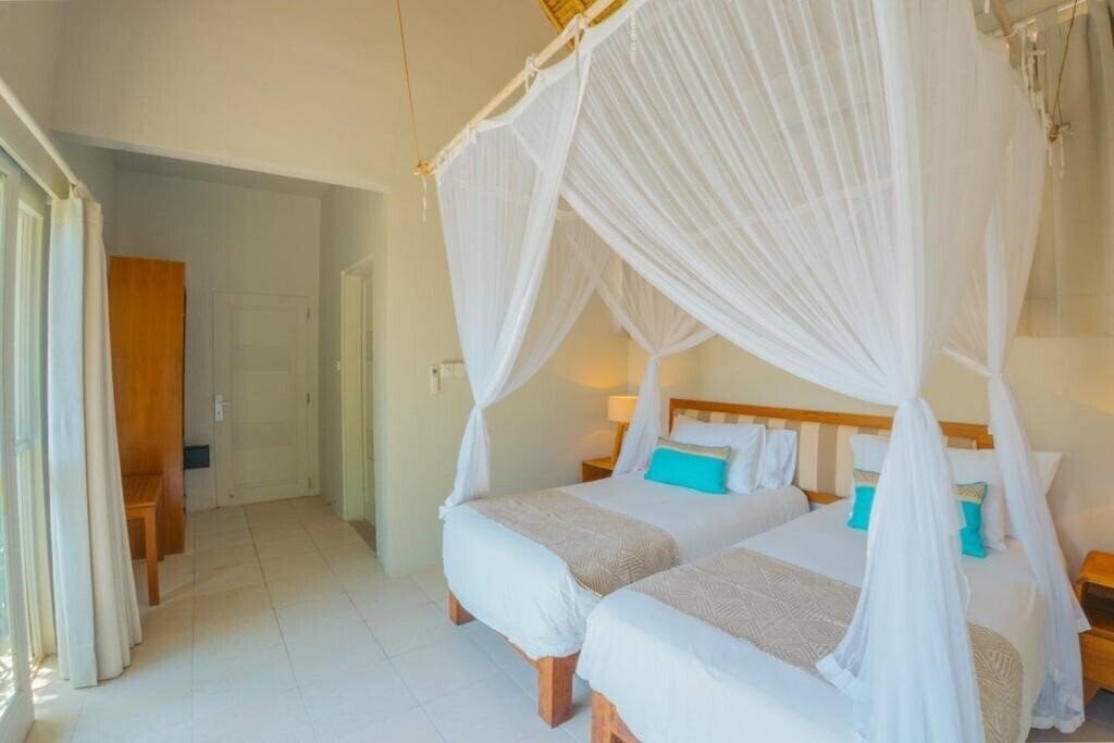 Картинка Hai Tide Beach Resort 4*