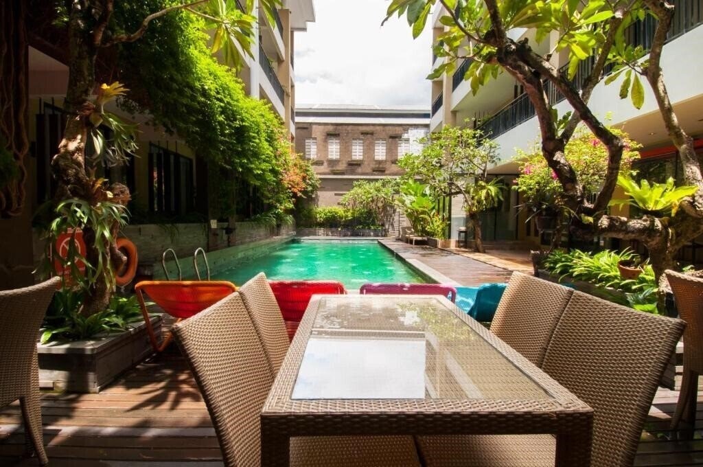 Готель Sunset Kuta Hotel & Ballroom 4*