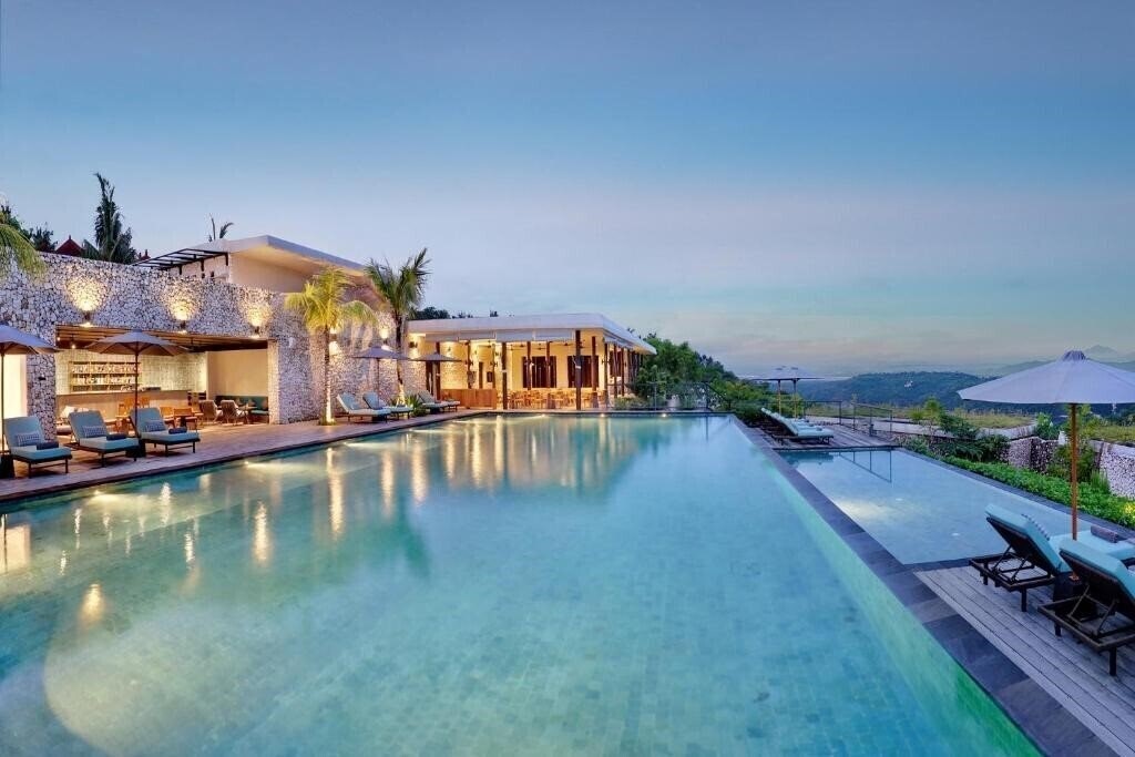 Готель Maua Nusa Penida 5*
