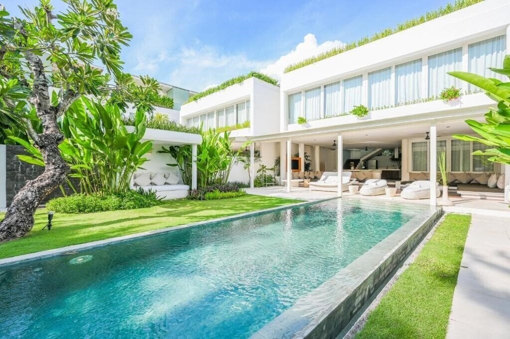 Готель Eden The Residence at the Sea 5*