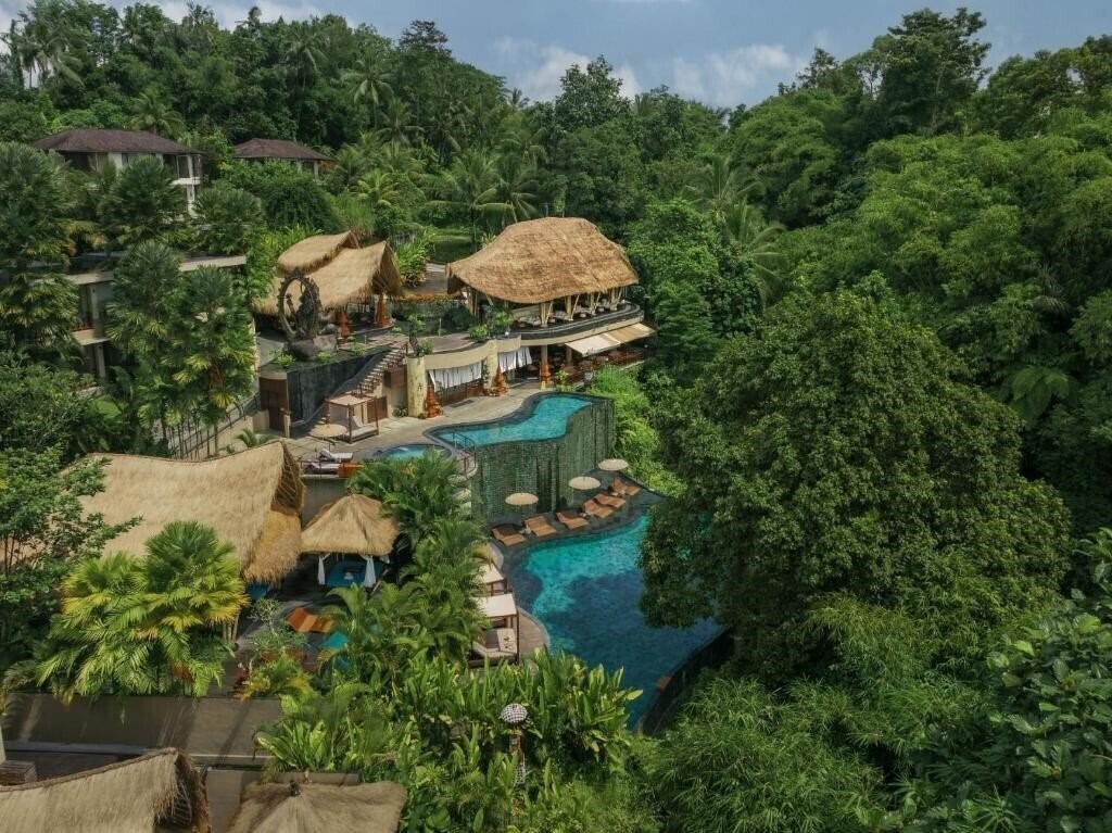 Готель Aksari Resort Ubud 5*