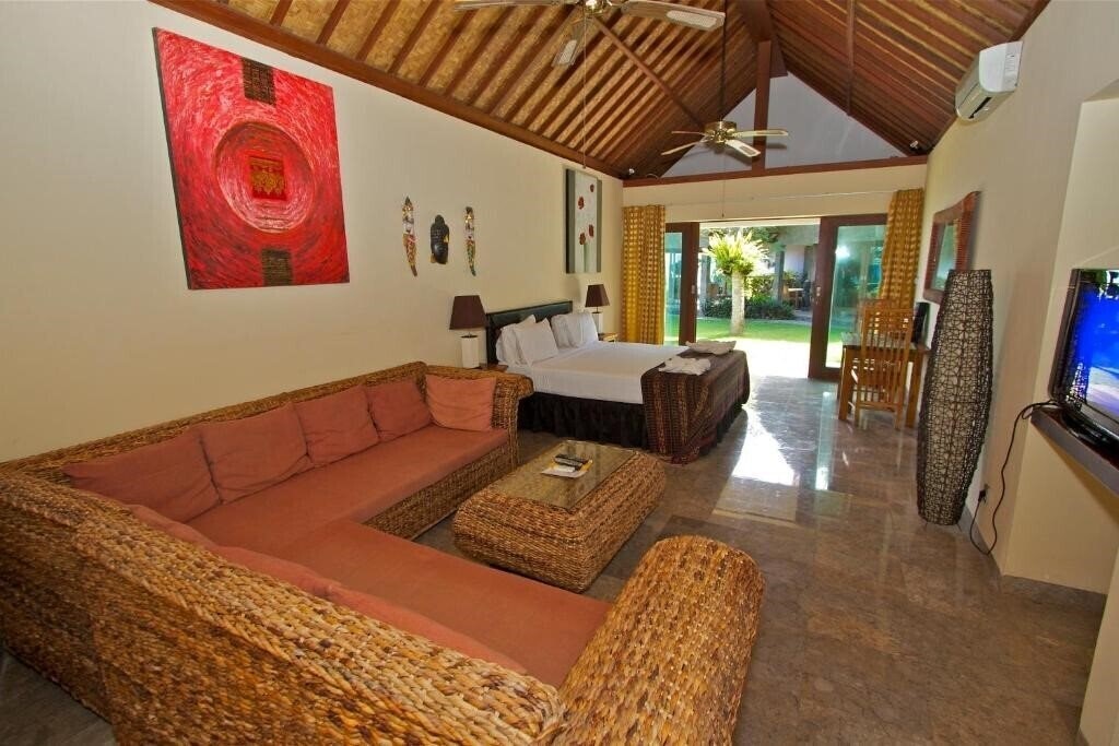 Фотография Bayshore Villas Candi Dasa 4*