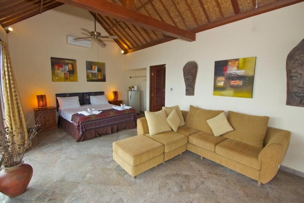 Картинка Bayshore Villas Candi Dasa 4*