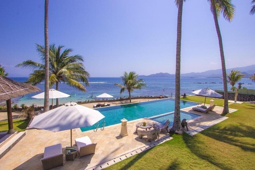 Готель Beachfront Citakara Sari Villas 4*