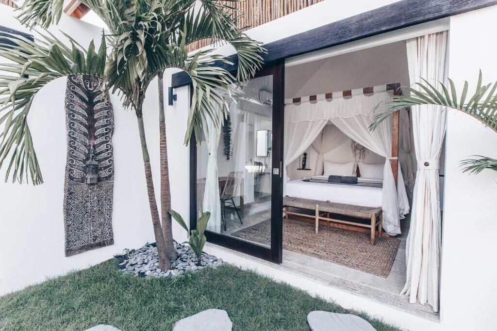 Отель Beyond Bungalows (Adults Only) 4*