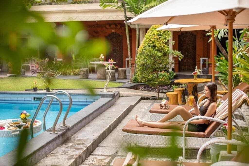 Фото Hotel Lumbung Sari Legian 4*