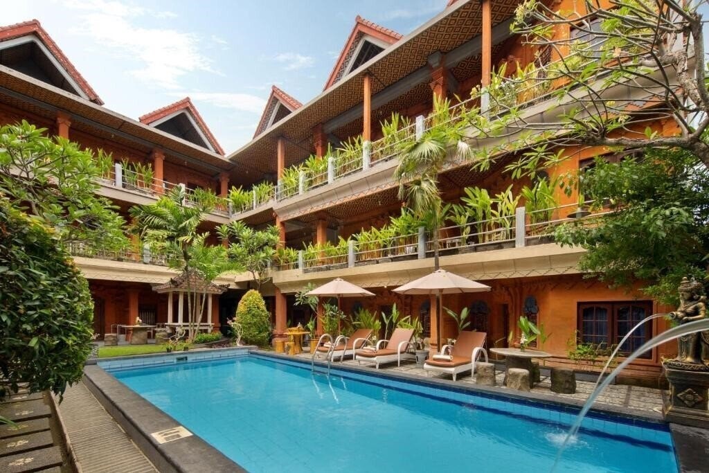 Готель Hotel Lumbung Sari Legian 4*