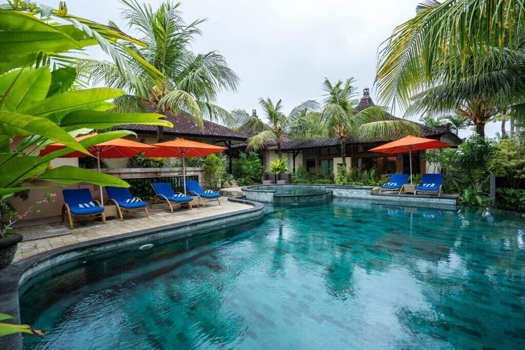 Фотографія Natya Hotel Tanah Lot 4*