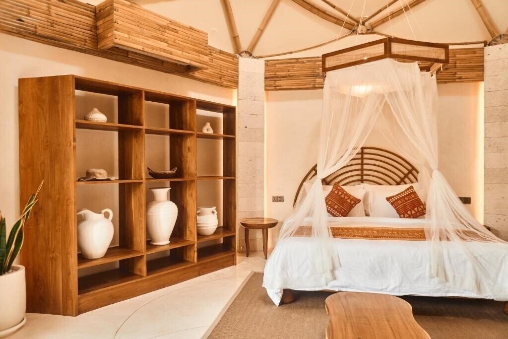 Фото Nuanu Suites & Accommodations (Adults Only) 4*