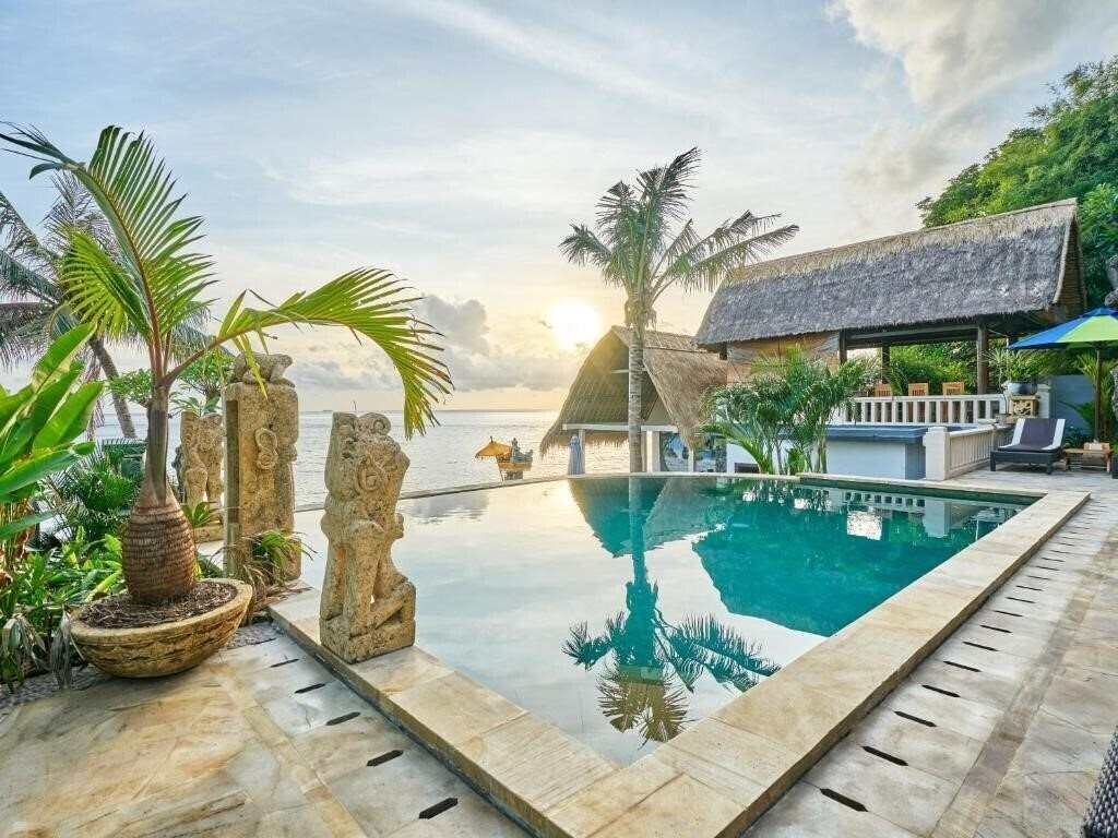 Готель Onlyou Villas 4*