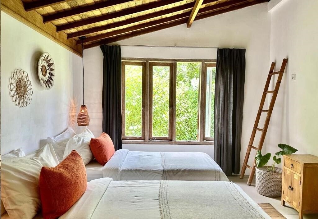 Фото The White Villas 4*