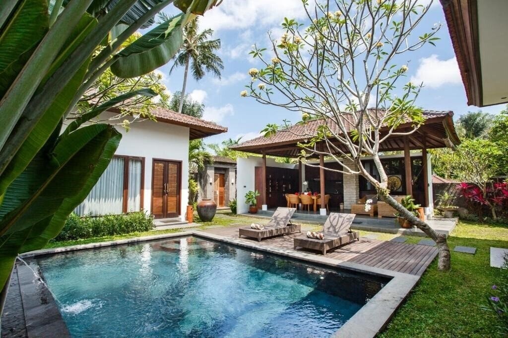Фото Ubud Raya Villa 4*