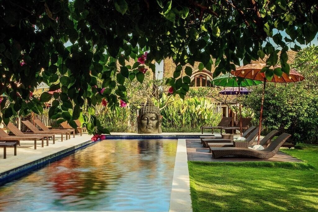 Готель United Colors Of Bali 4*