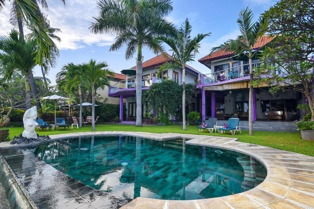 Отель Dolphin Beach Bali 4*