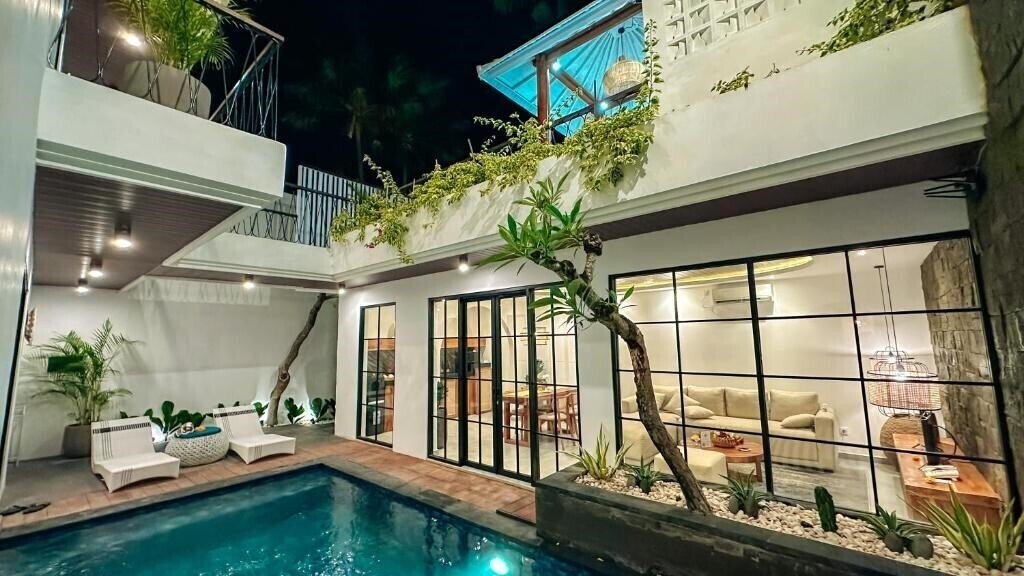 Отель Dwina Villa Canggu 4*