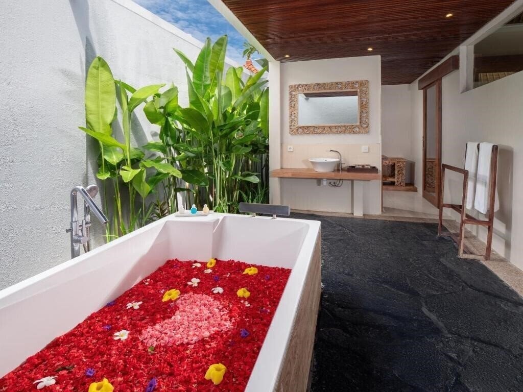 Картинка Avery Le Nixsun Villa by Waringin Hospitality 4*