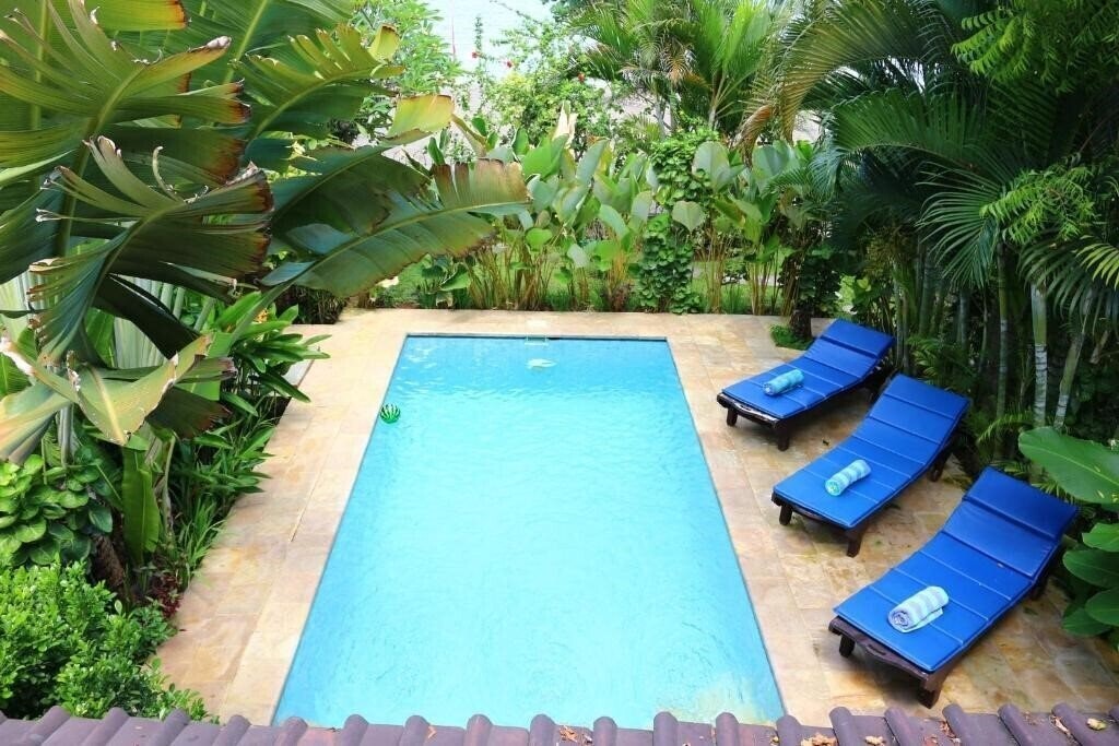 Отель Lovina Beachhouse Villas 4*