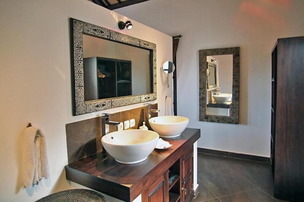 Фото Puri Mangga Sea View Resort & Spa 4*