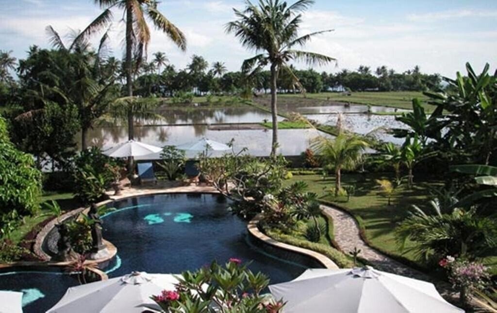 Готель Sawah Lovina 4*