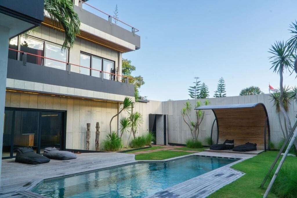 Отель Sunset Villa 4*